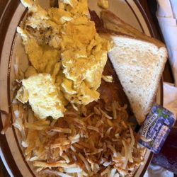 Dakota Haus Bar & Grill - DH breakfast