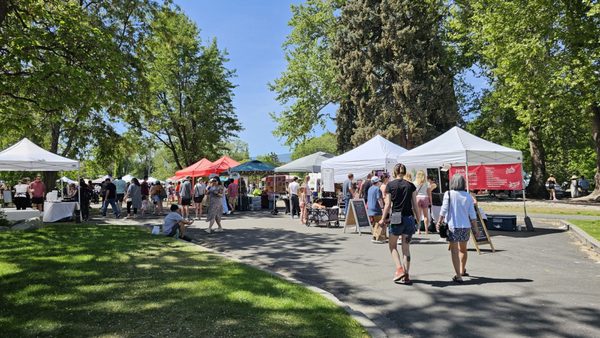 Riverside Farmers' Market by null