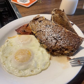 Slappy Cakes - Banana bread French toast - Breakfast & Brunch Near Me - Lahaina, Hawaii