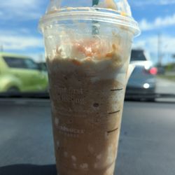 Starbucks - Carmel crunch Ribbon Frappe