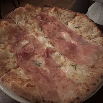 Il Corallo Trattoria - Pizza Bianca - Italian Near Me - New York, New York