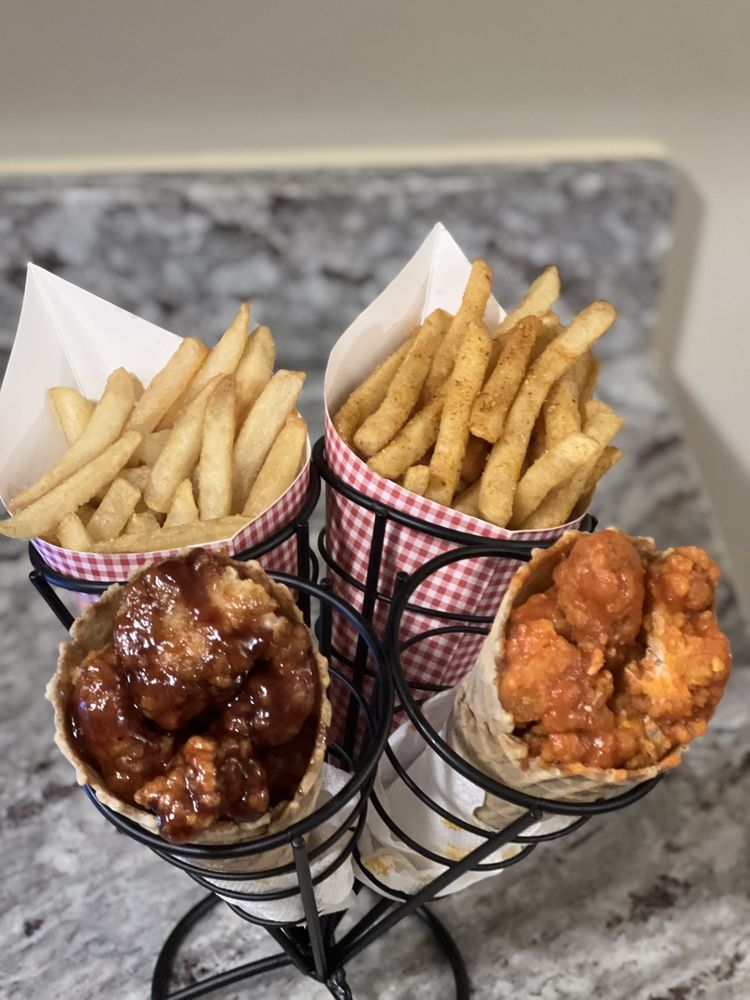 CHICKEN HEADZ Updated October 2024 Troy, Michigan Food Trucks