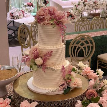 66Strawberries - Wedding Cake 3-Tier - Custom Cakes Near Me - Mountain House, California