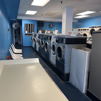 All Fresh Laundromat - Good variety of machines in different sizes. - Laundromat Near Me - Clinton, Massachusetts All Fresh Laundromat - Good variety of machines in different sizes. - Laundromat Near Me - Clinton, Massachusetts