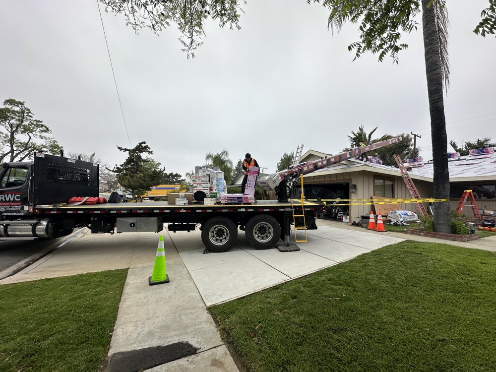 Slide of Van Lund Roofing and Solar