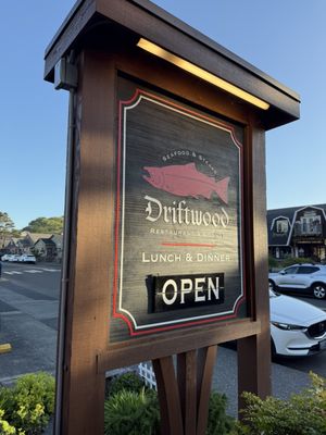 Driftwood Restaurant & Lounge by null