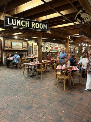 Brooks Shaw's Old Country Store by null