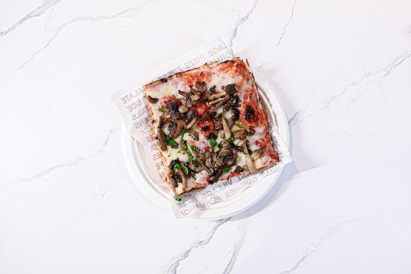 La Pizza by Tarallucci e Vino by null