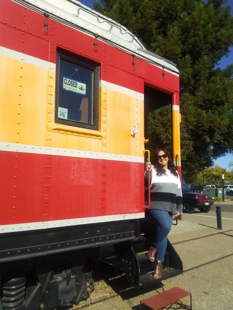 FOLSOM CHAMBER OF COMMERCE AND VISITORS CENTER 200 Wool St, Folsom
