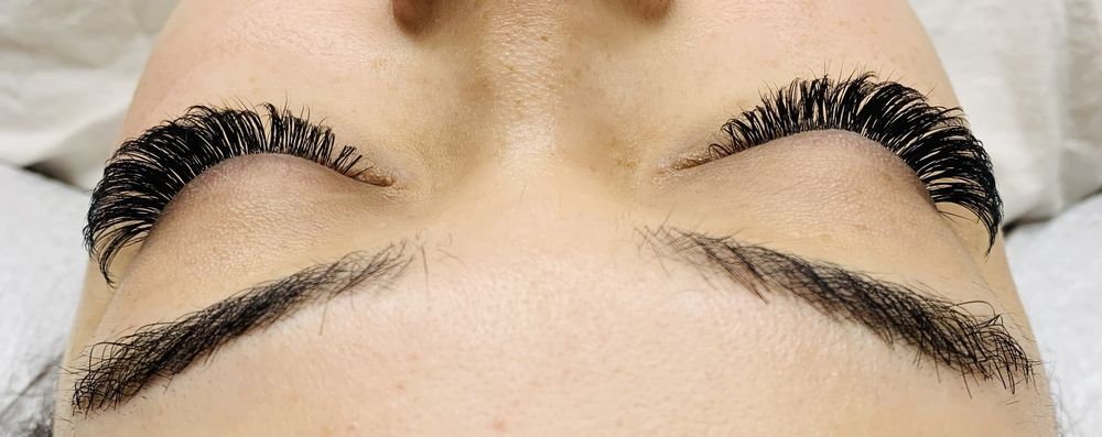 The Gold Lash Bar Logo
