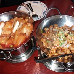 Falkensee Garten - Links: Entenbrust knusprig,  rechts : Schweinefleisch mit Zwiebeln