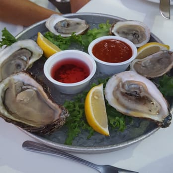 Lombardi's On the Bay - Oysters - very good - Italian Near Me - Patchogue, New York