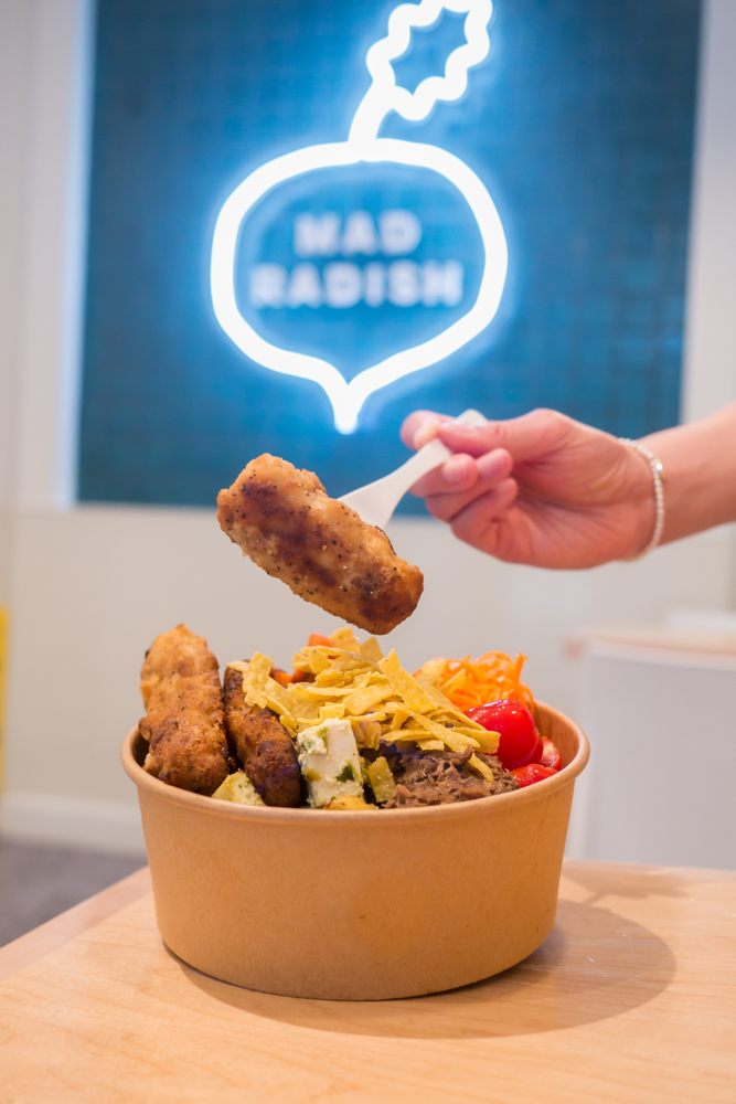 Luisa's Burritos & Bowls Logo