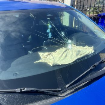 Reys Auto Glass - Broken Windshield - Windshield Installation & Repair Near Me Reys Auto Glass - Broken Windshield - Windshield Installation & Repair Near Me