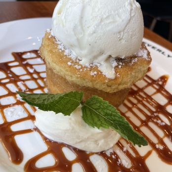 Beverly Bar - Butter cake - Wine Bars Near Me - Beverly Hills, California