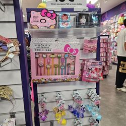 Claire's Etc - Hello Kitty and friends Cafe!