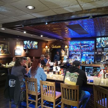 Colton's Steakhouse - View of the bar while waiting for a table - American Near Me - Bardstown, Kentucky