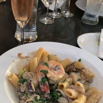 Creekside Grille Restaurant - New American Near Me - Temecula, California