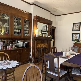 The Boho Buffalo Inn - Dining room - Hotels Near Me - Buffalo, Wyoming