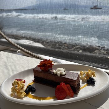 Honu Oceanside - Chocolate Mouse cake - Seafood Near Me - Lahaina, Hawaii Honu Oceanside - Chocolate Mouse cake - Seafood Near Me - Lahaina, Hawaii