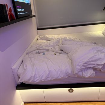citizenM Austin Downtown - Unmade bed - Hotels Near Me - Austin, Texas citizenM Austin Downtown - Unmade bed - Hotels Near Me - Austin, Texas