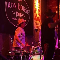 The Iron Horse Pub - Kris Killingsworth drummer Micky and the Motorcars