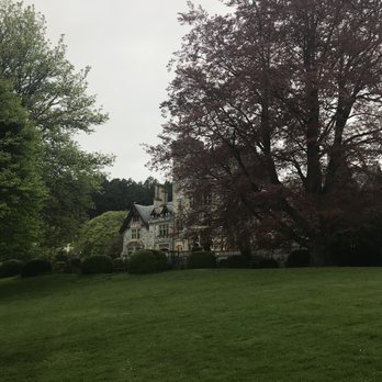 Hatley Castle - Landmarks & Historical Buildings Near Me - Victoria, British Columbia