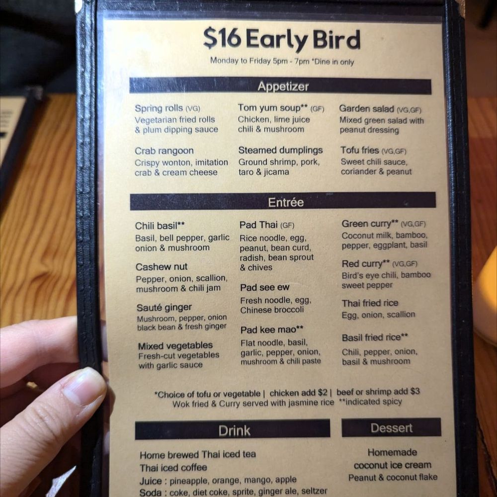 Pochana Thai Kitchen - Thai Near Me - Astoria, New York