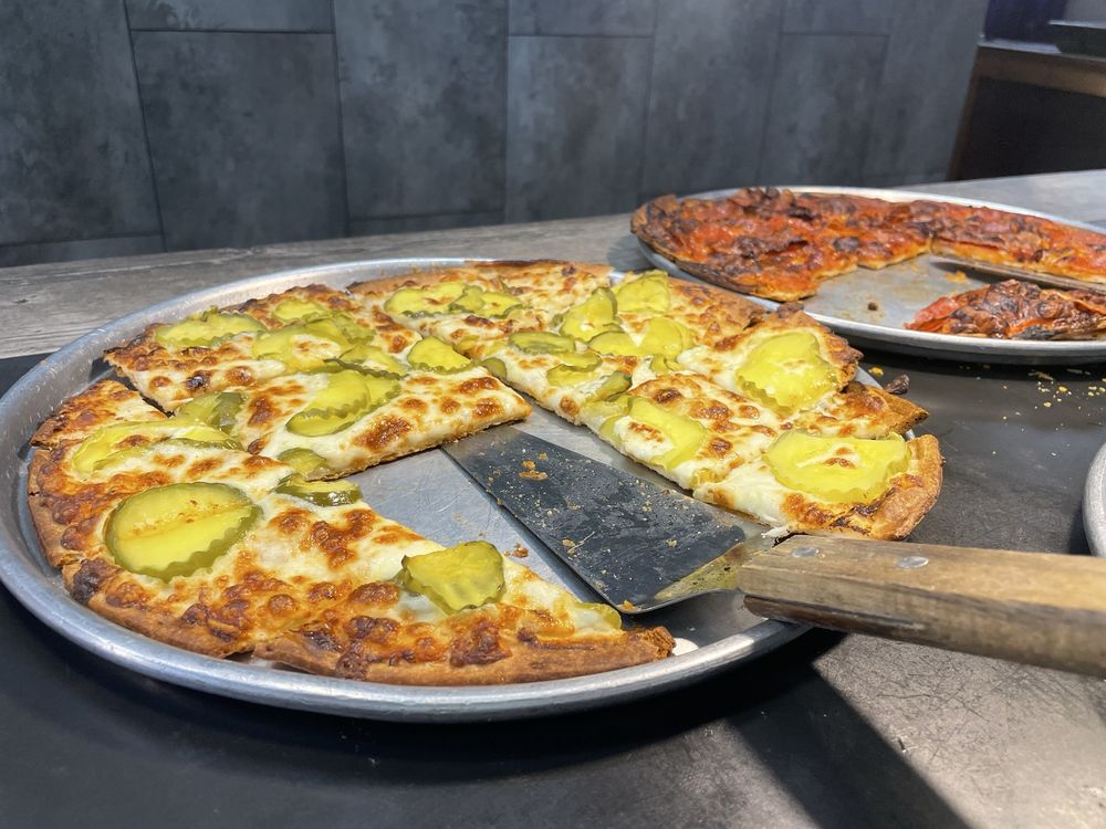 Pizza World Logo