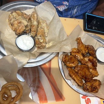 Hooters - Garlic Parmesan/ general tso wings - American Near Me - Orlando, Florida