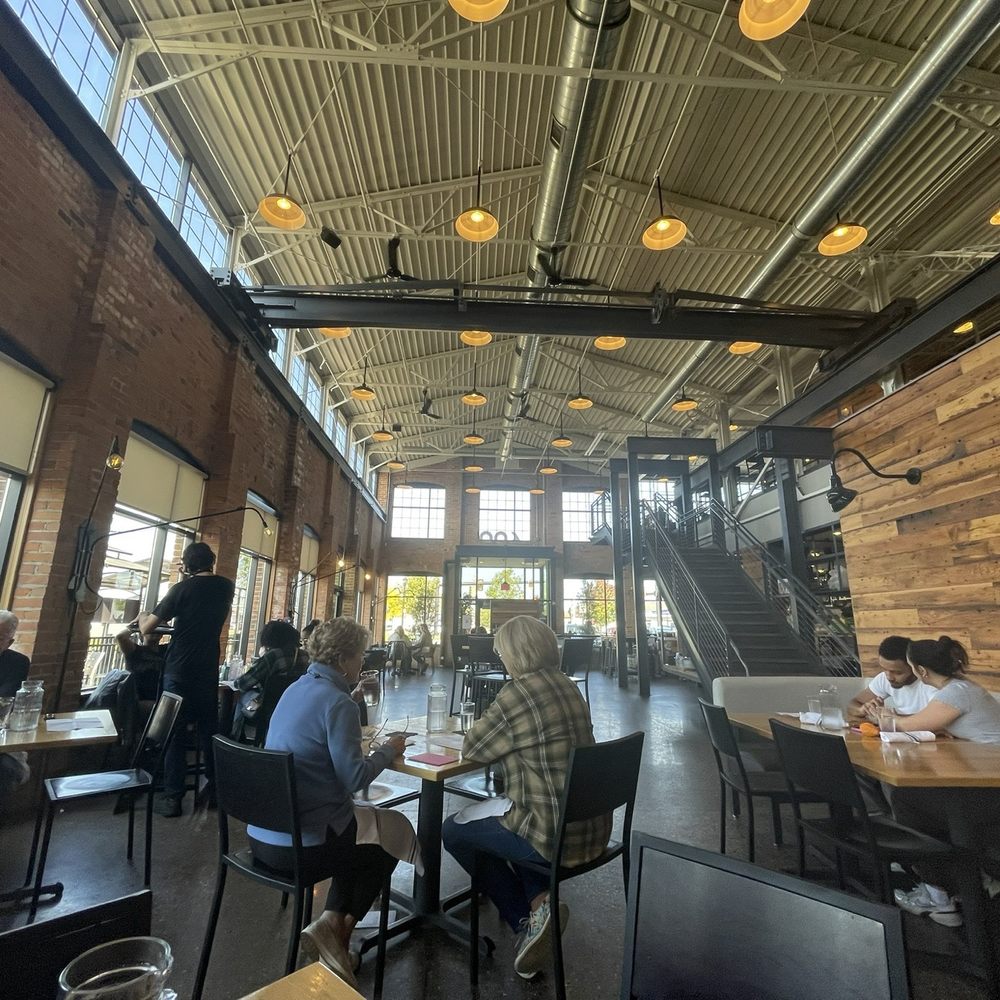600 Kitchen & Bar - Inside - American Near Me - Kalamazoo, Michigan