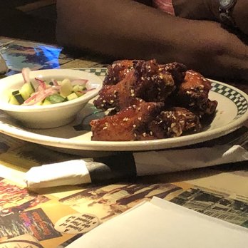 Barney's Beanery - Awesome wings! - Breakfast & Brunch Near Me - Santa Monica, California