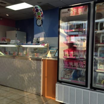 Baskin Robbins - the inside of a store - Ice Cream & Frozen Yogurt Near Me - Houston, Texas