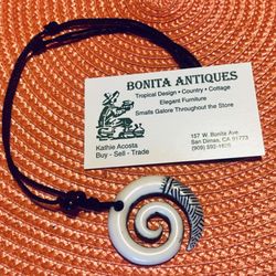 Bonita Antiques - The lucky trinket