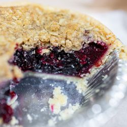 Petaluma Pie Company - Black & Blue Crumble ($10/5")