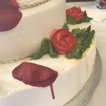 La Flor De Puebla Bakery - The read leaking flops are supposed to be rose petals that we didn't even ask for! - Bakeries Near Me - Manassas, Virginia