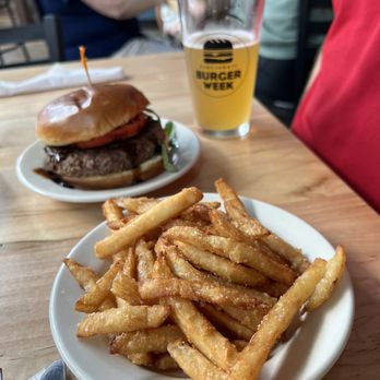 Miamiville Trailyard - Perfect fries - American Near Me - Miamiville, Ohio Miamiville Trailyard - Perfect fries - American Near Me - Miamiville, Ohio