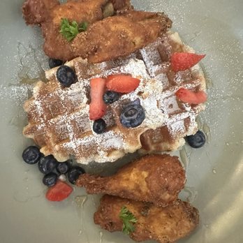 Manny Vibez - Wings & Waffles - Breakfast & Brunch Near Me - Norwood, Pennsylvania