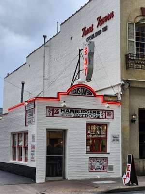 Texas Tavern by null