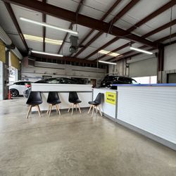 Smog Master - Waiting area