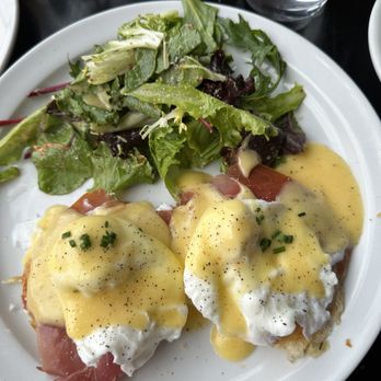 Le Marais Bakery - Eggs Benedict - Coffee & Tea Near Me - Mill Valley, California Le Marais Bakery - Eggs Benedict - Coffee & Tea Near Me - Mill Valley, California