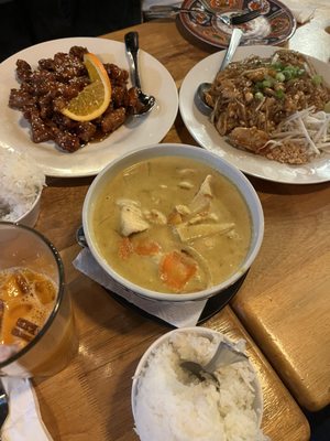 Ray's Rice & Noodle Bar by null