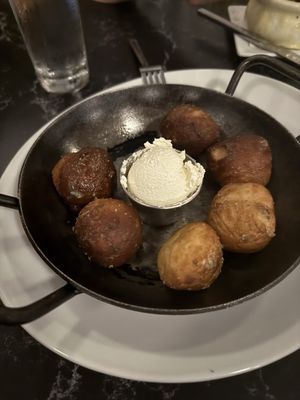 Karrington Rowe by null