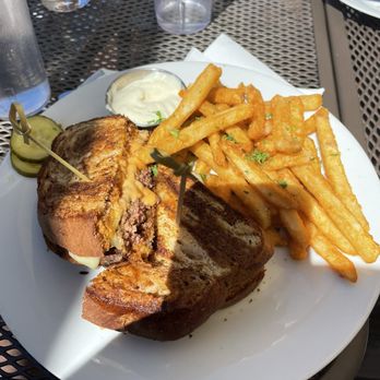 Thunder Island Brewing - Breweries Near Me - Cascade Locks, Oregon