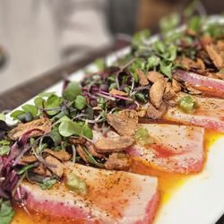Blufish Sushi & Grill - Seared Tuna with Garlic Ponzu & Garlic Chip