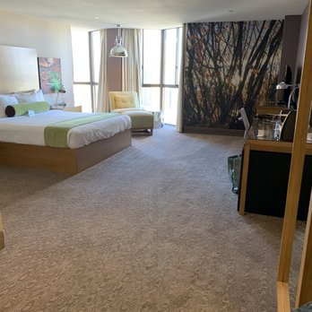Whitney Peak Hotel Reno, Tapestry Collection by Hilton - King size bed - Hotels Near Me - Reno, Nevada Whitney Peak Hotel Reno, Tapestry Collection by Hilton - King size bed - Hotels Near Me - Reno, Nevada