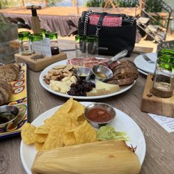 Dos Mariposas Vineyards & Lavender