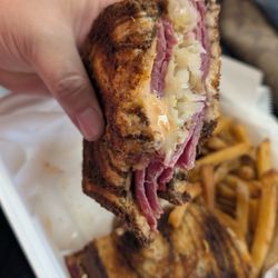 Sundae in the park Mohawk - Ruben special