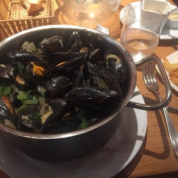 Breydel-De Coninc - Awesome Provencial mussels and frites! - Seafood Near Me - Bruges, VWV