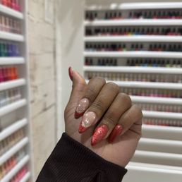I love my Christmas nails